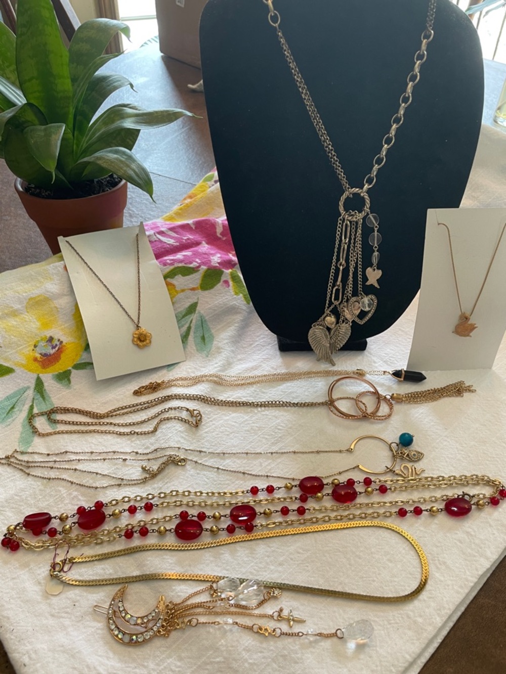 Bundle of‎ 9 Necklaces Gold Tone